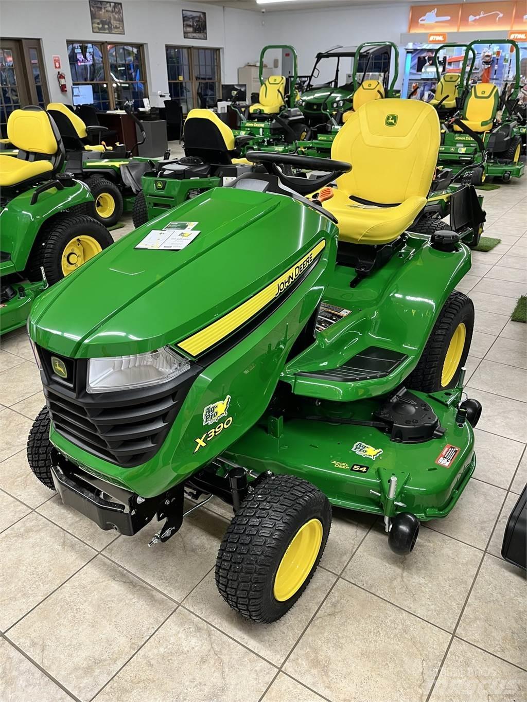 John Deere X390 Kompakte traktorer
