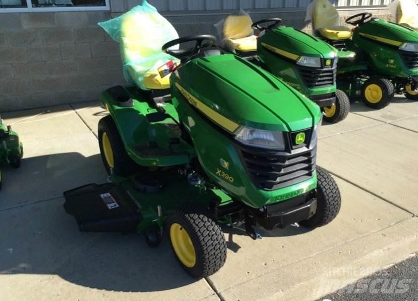John Deere X390 Kompakte traktorer