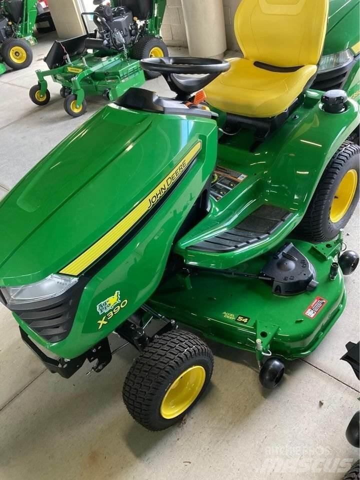 John Deere X390 Kompakte traktorer