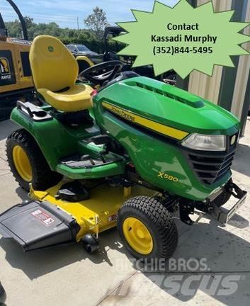 John Deere X580 Kompakte traktorer