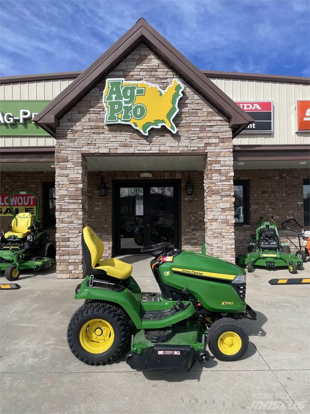 John Deere X590 Kompakte traktorer