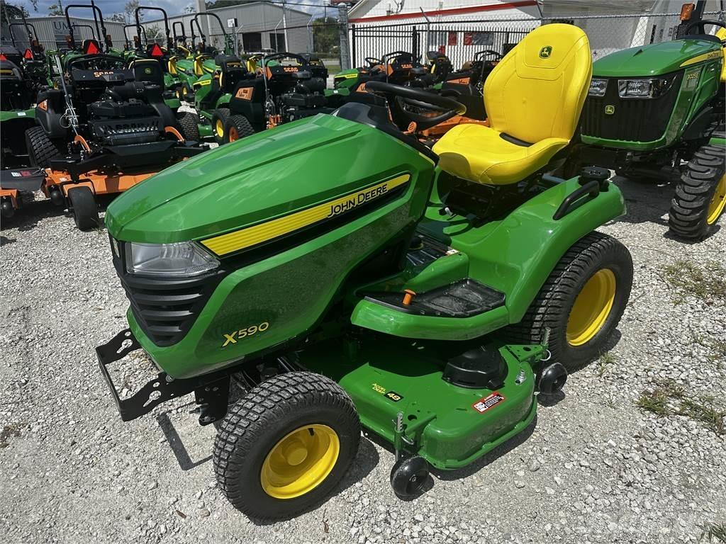John Deere X590 Kompakte traktorer