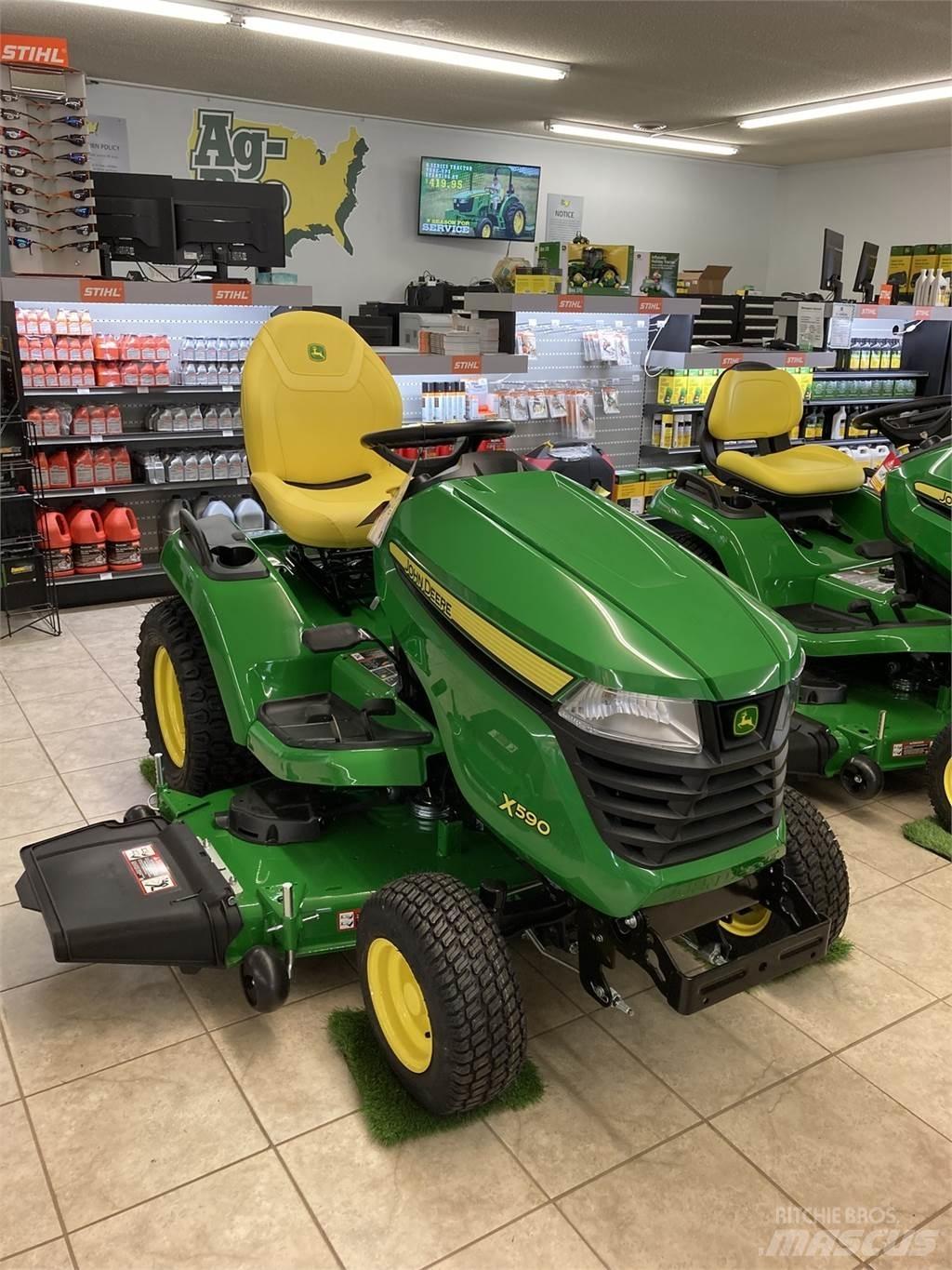 John Deere X590 Kompakte traktorer