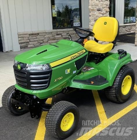 John Deere X730 Kompakte traktorer