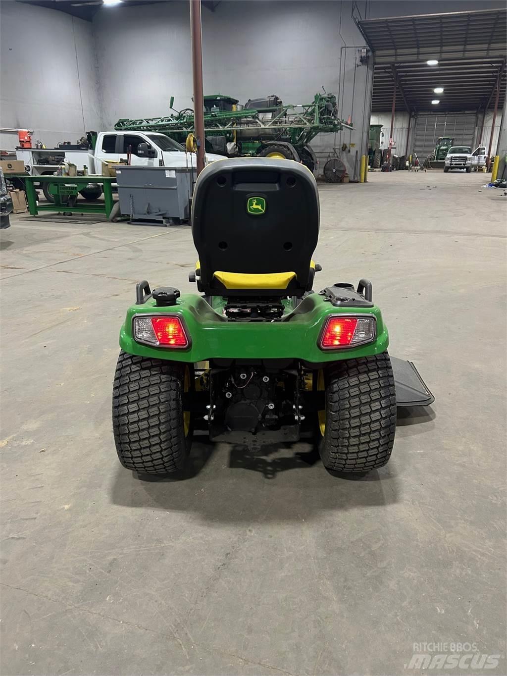 John Deere X730 Kompakte traktorer