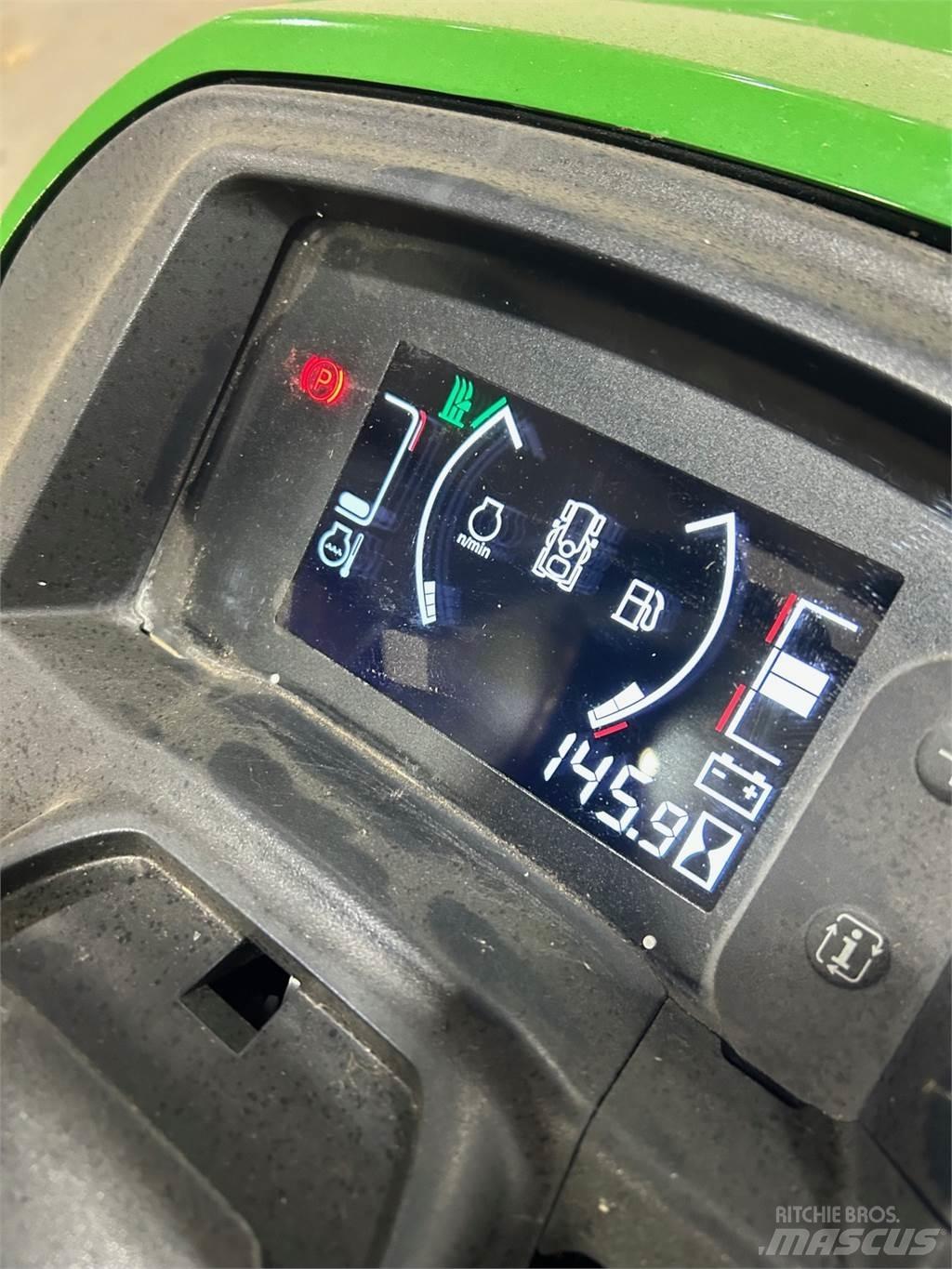 John Deere X730 Kompakte traktorer