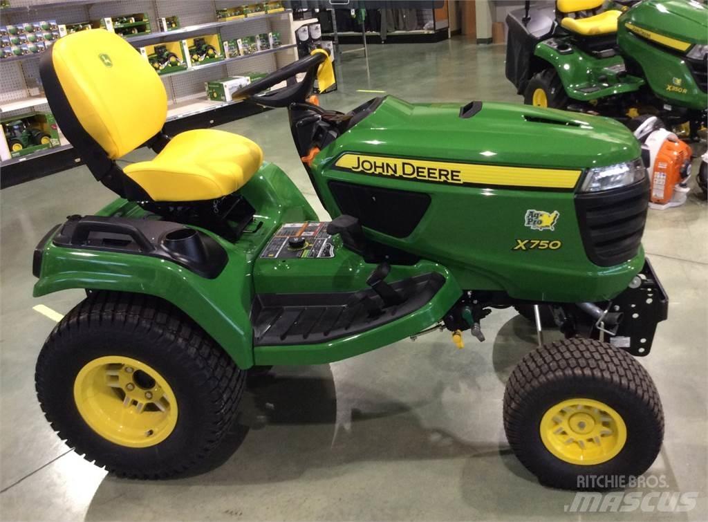 John Deere X750 Kompakte traktorer