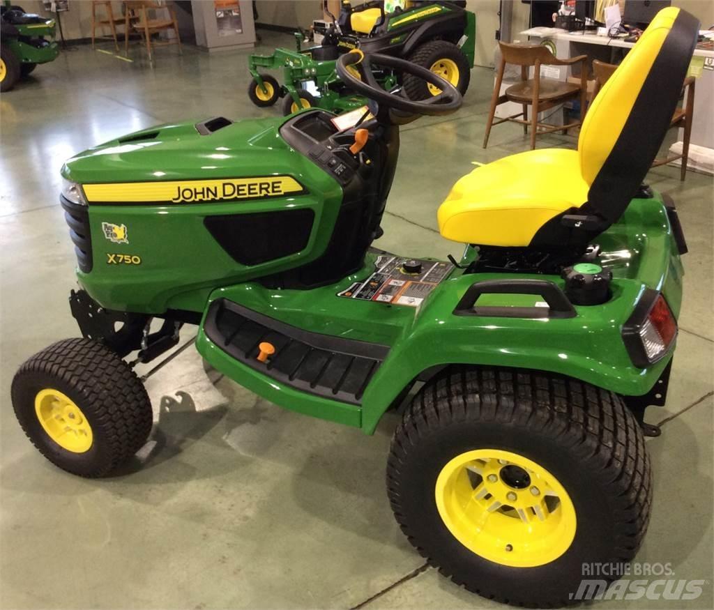 John Deere X750 Kompakte traktorer