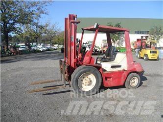 Manitou MCE25H Gaffeltrucks - andre