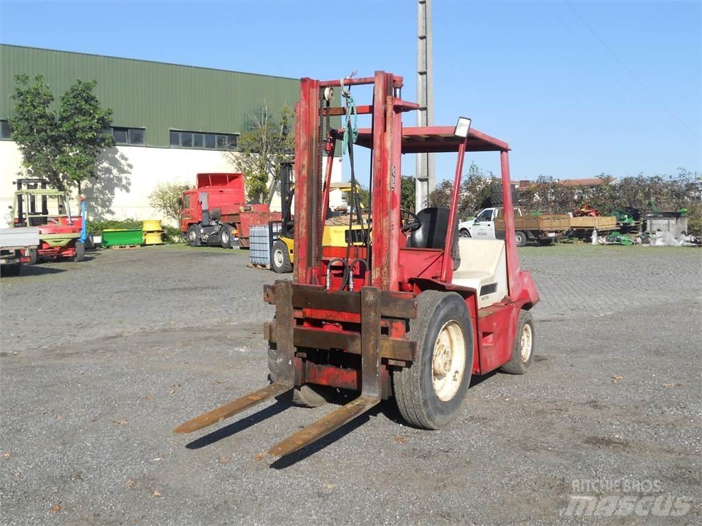 Manitou MCE25H Gaffeltrucks - andre