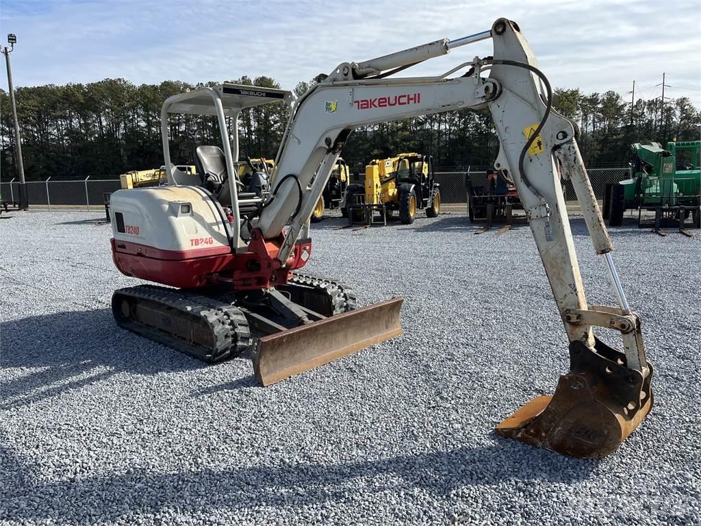 Takeuchi TB240 Gravemaskiner på larvebånd