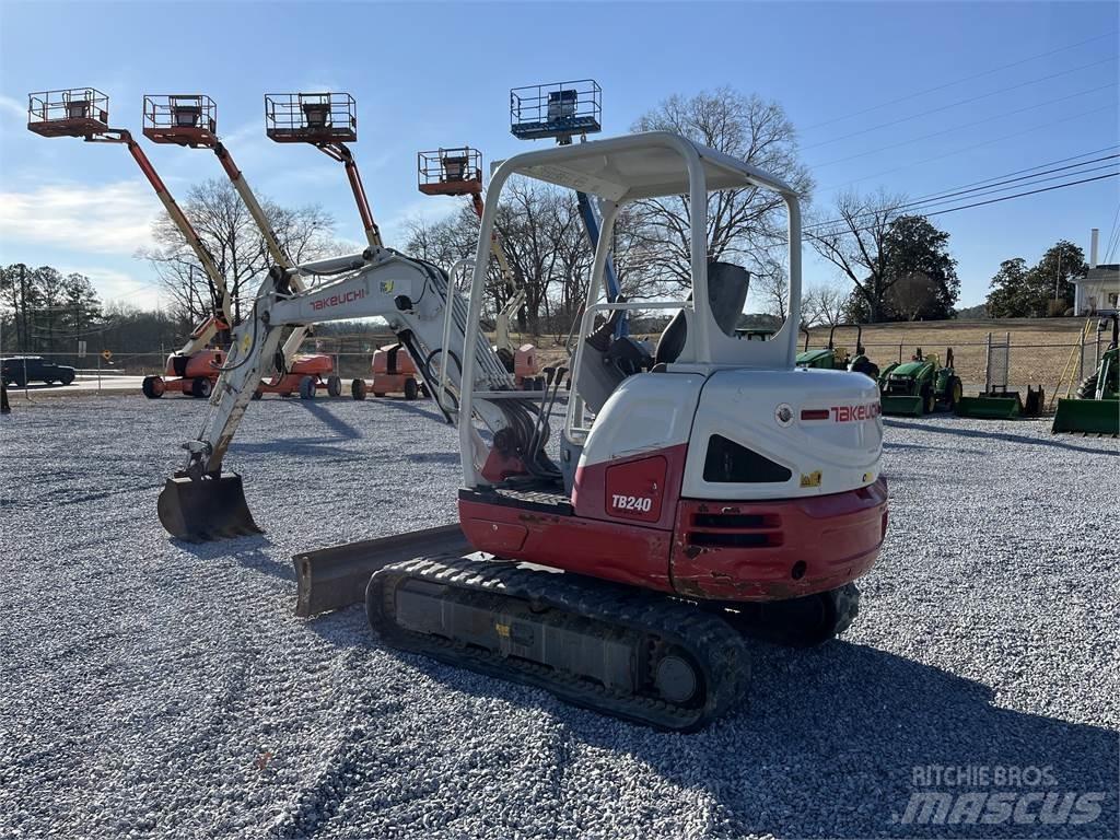Takeuchi TB240 Minigravemaskiner