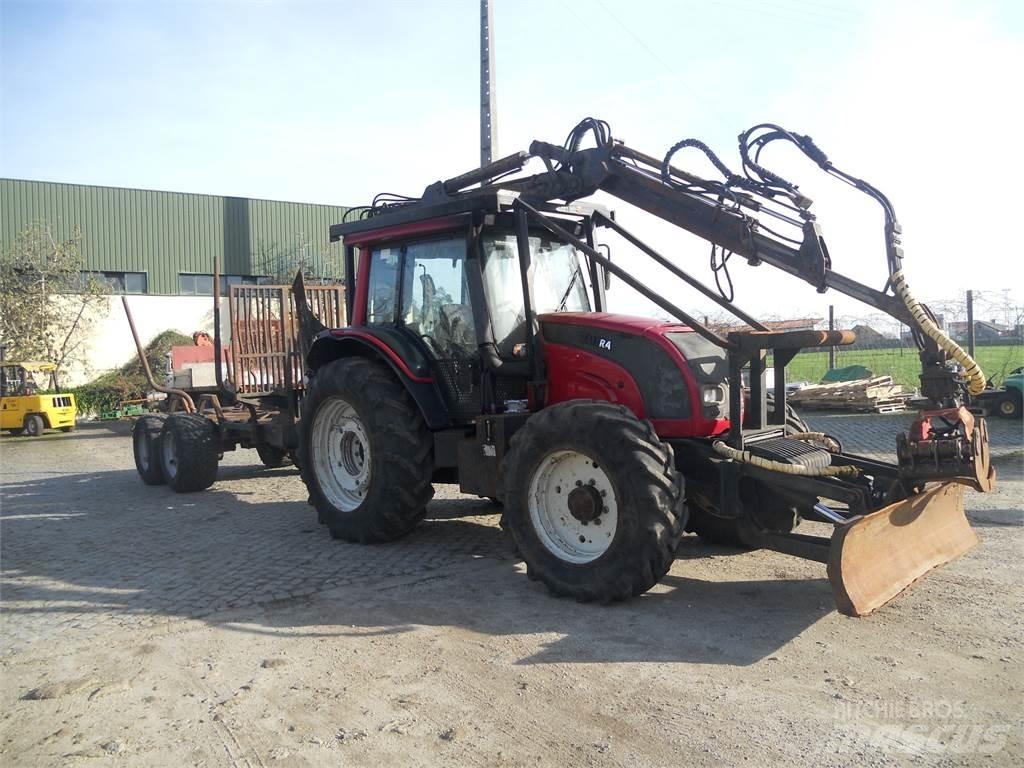 Valtra N121 Kraner og læssere