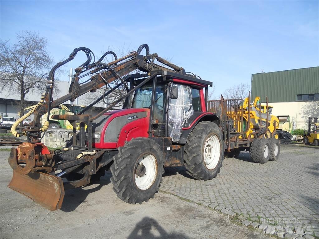 Valtra N121 Kraner og læssere