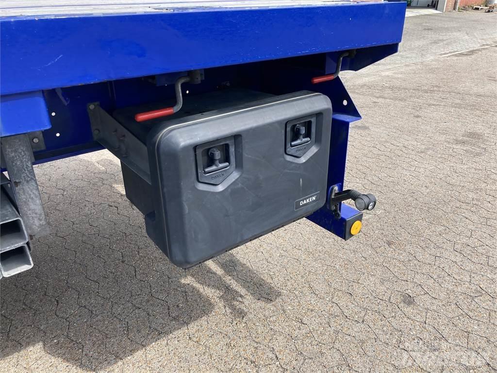 Dennison  Semi-trailer med lad/flatbed