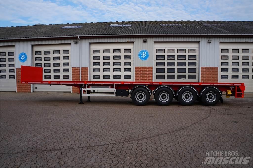 LAG  Semi-trailer med lad/flatbed