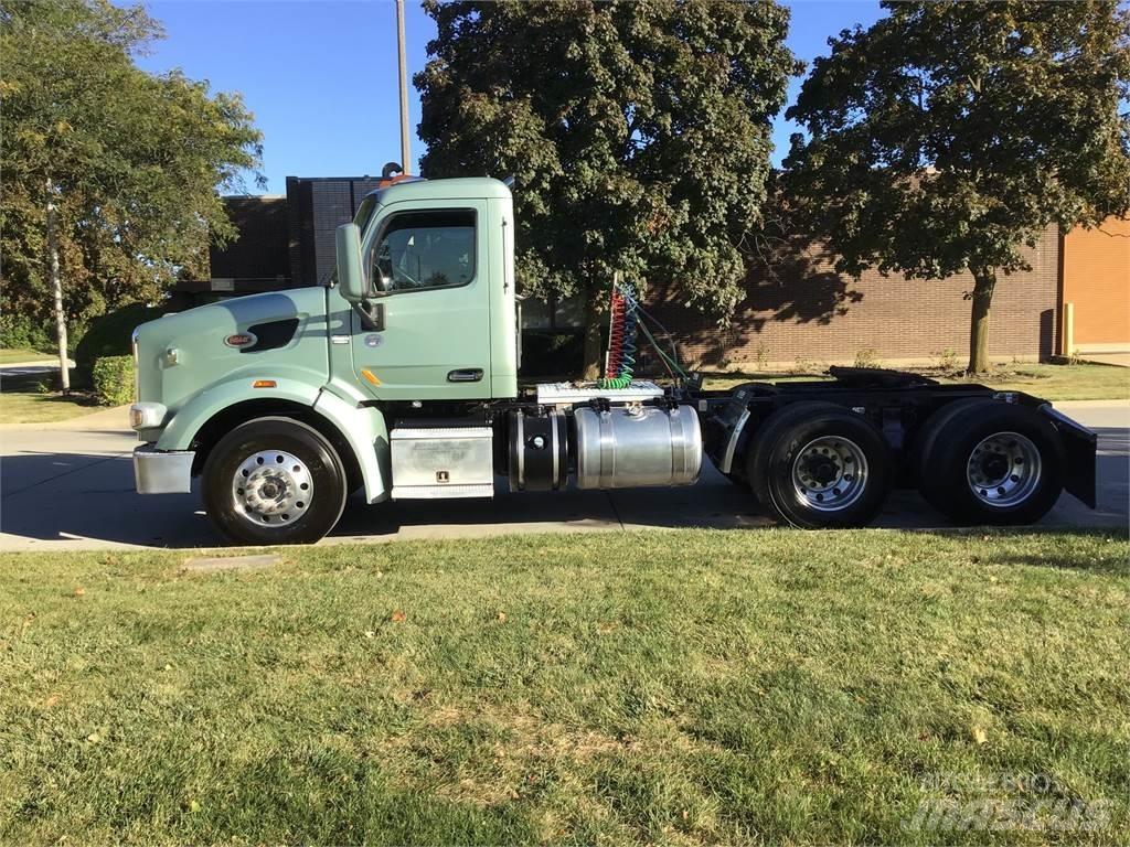 Peterbilt 567 Trækkere