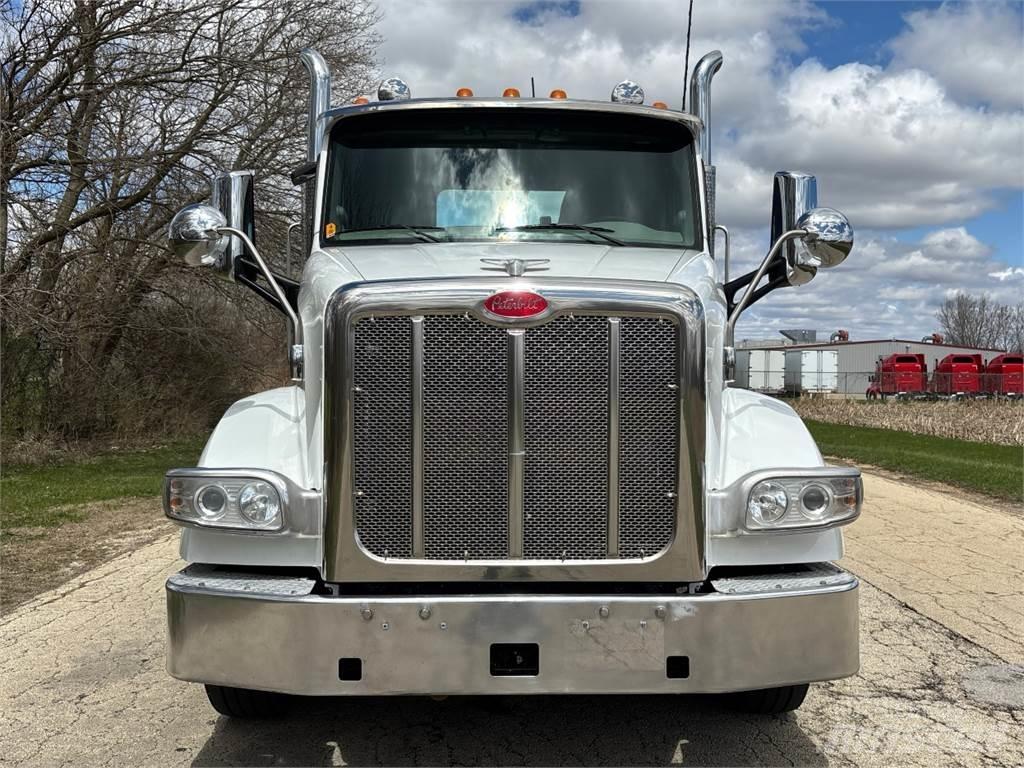 Peterbilt 567 Trækkere