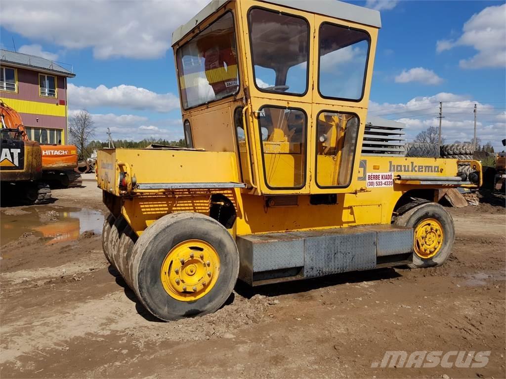 Bomag SGW-17 Tromle med luftdæk
