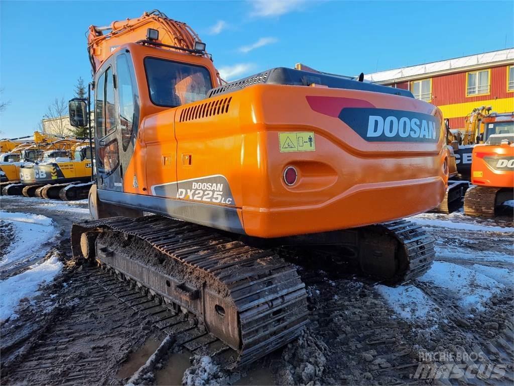 Doosan DX225LC Gravemaskiner på larvebånd