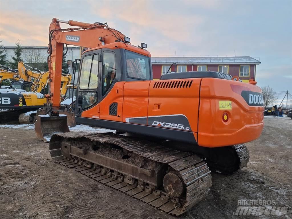 Doosan DX225LC Gravemaskiner på larvebånd