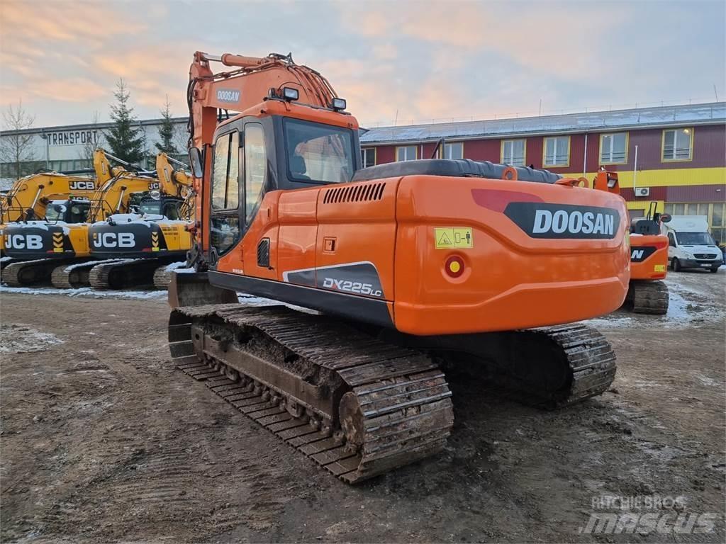 Doosan DX225LC Gravemaskiner på larvebånd