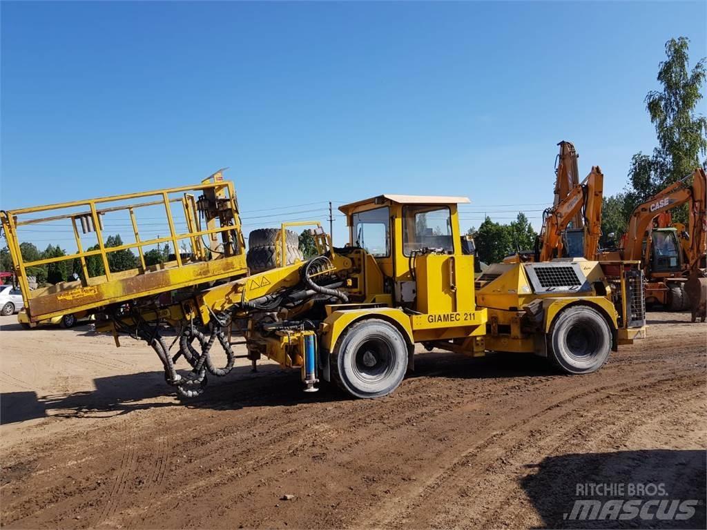 Kita UV211 SP25BG06 Læssemaskiner på hjul