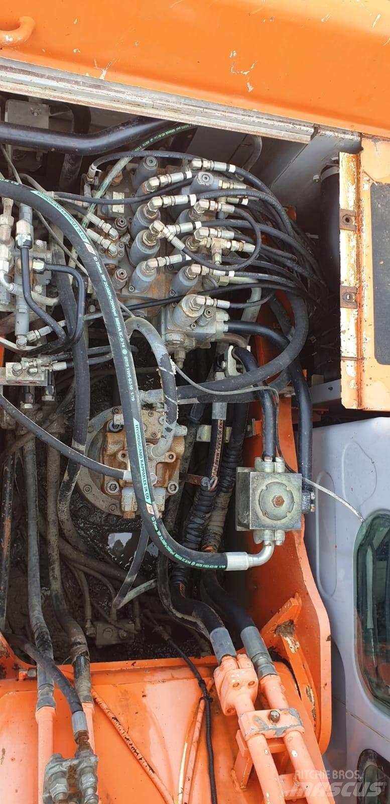 Kobelco E215LC Gravemaskiner på larvebånd