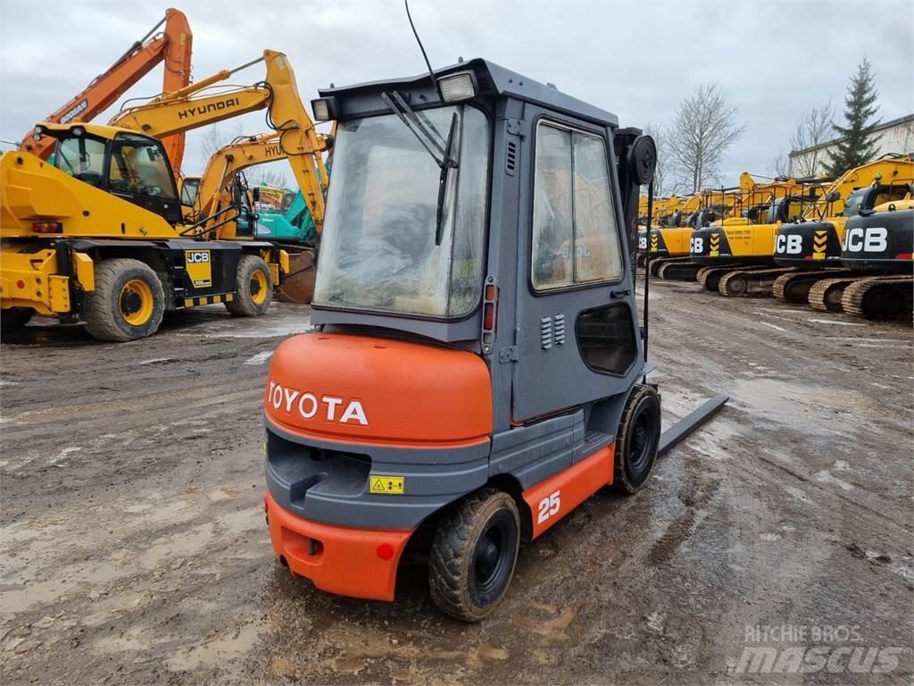 Toyota FD25 Diesel gaffeltrucks