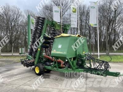John Deere 740A/9M Såmaskine