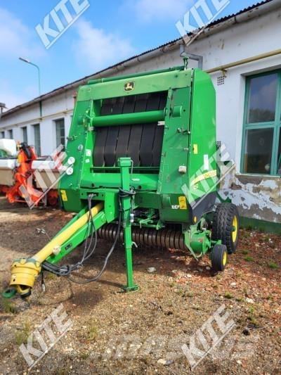 John Deere 852 Rundballe-pressere