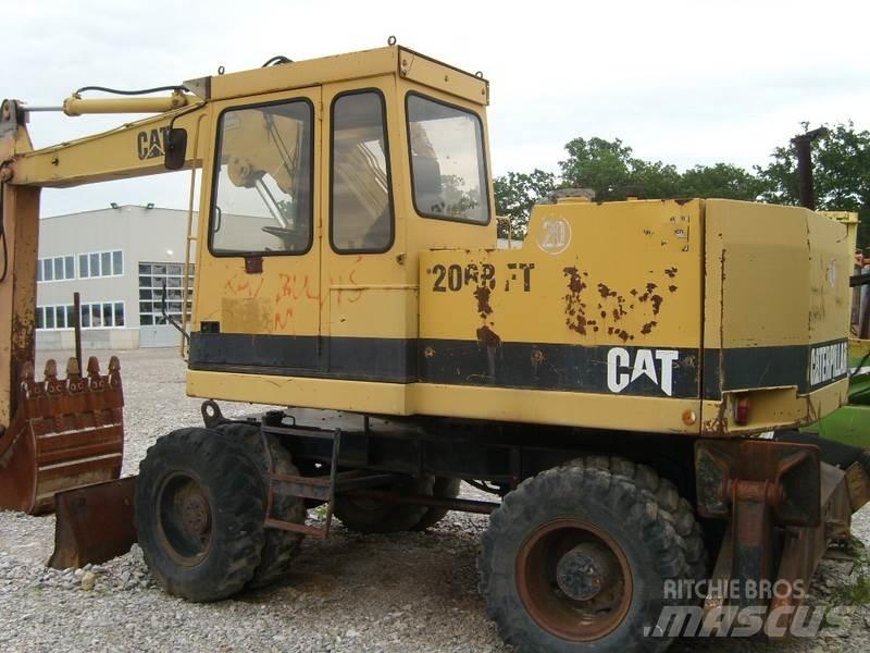 CAT 206 BFT Gravemaskiner på hjul