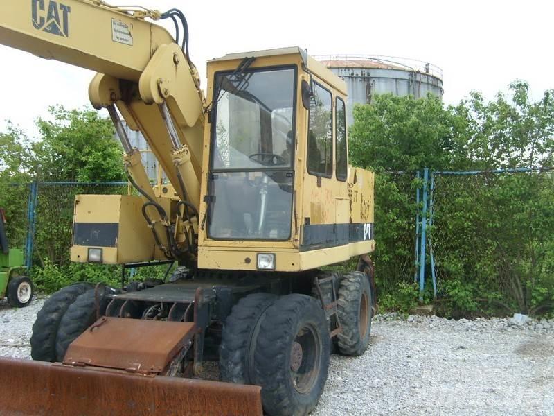CAT 206 BFT Gravemaskiner på hjul