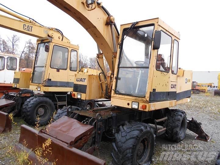 CAT 212B FT Gravemaskiner på hjul