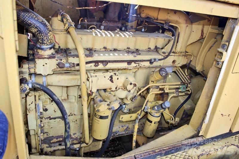 CAT 235 Gravemaskiner på larvebånd