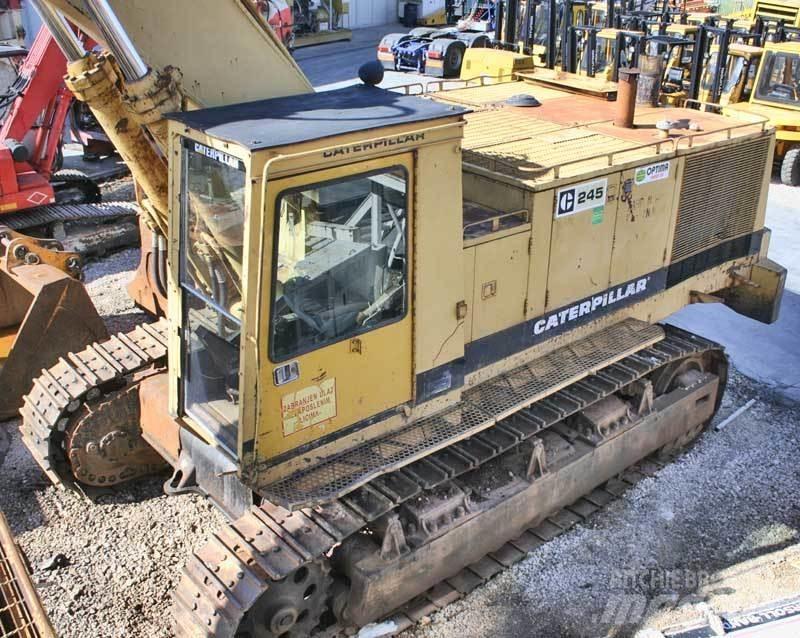 CAT 245 Gravemaskiner på larvebånd