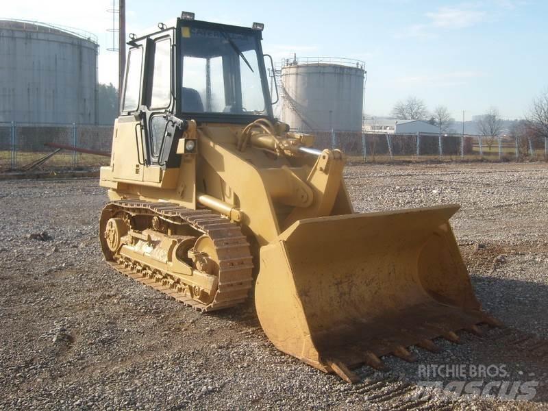 CAT 943 Larvebåndslæssere