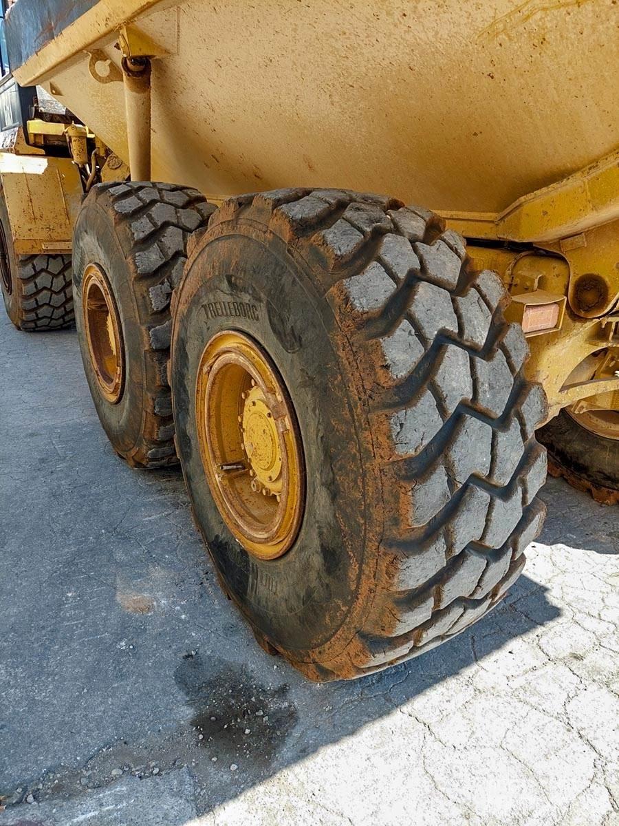 CAT D250E Terrængående lastbiler