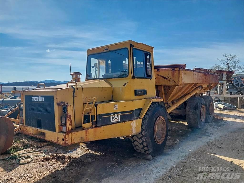 CAT D300B Terrængående lastbiler