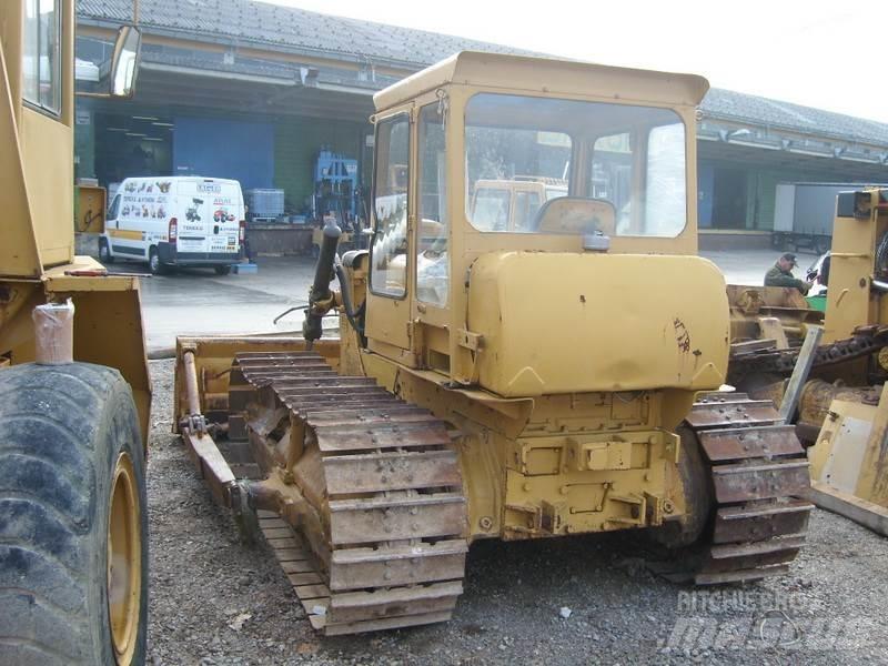 CAT D4 Bulldozer på larvebånd