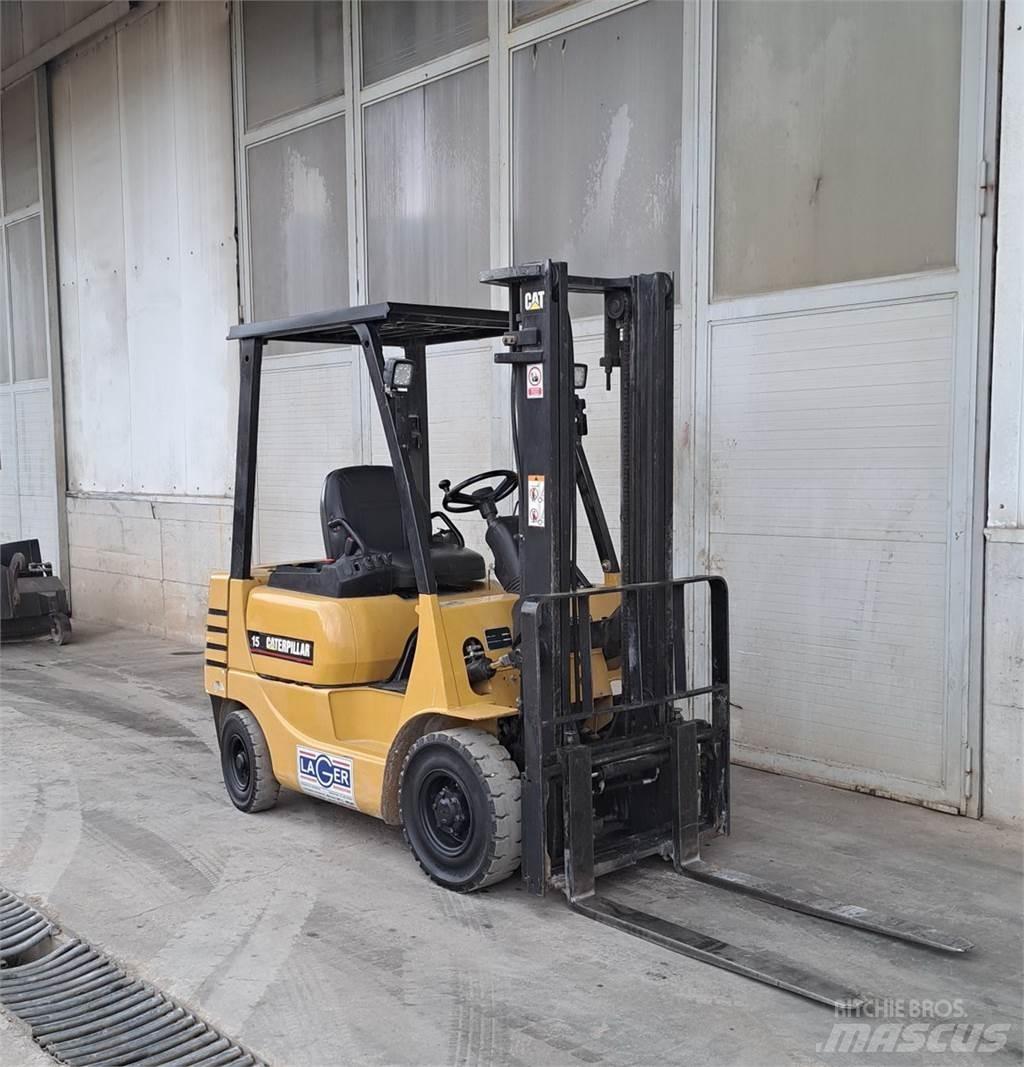 CAT DP15 Diesel gaffeltrucks