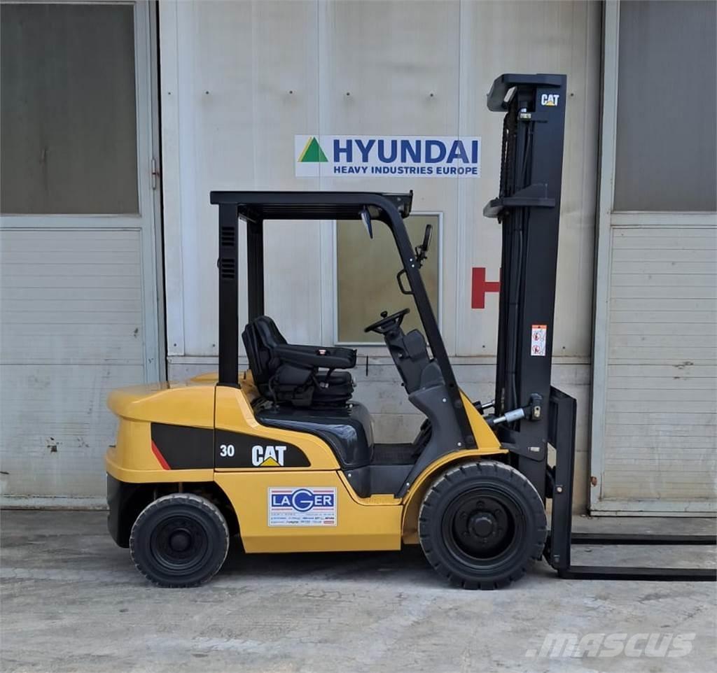 CAT DP30NT Diesel gaffeltrucks