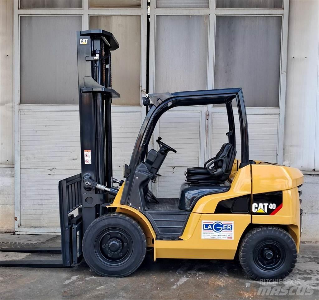 CAT DP40NT Diesel gaffeltrucks