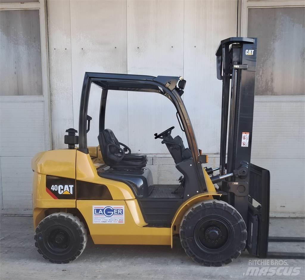 CAT DP40NT Diesel gaffeltrucks