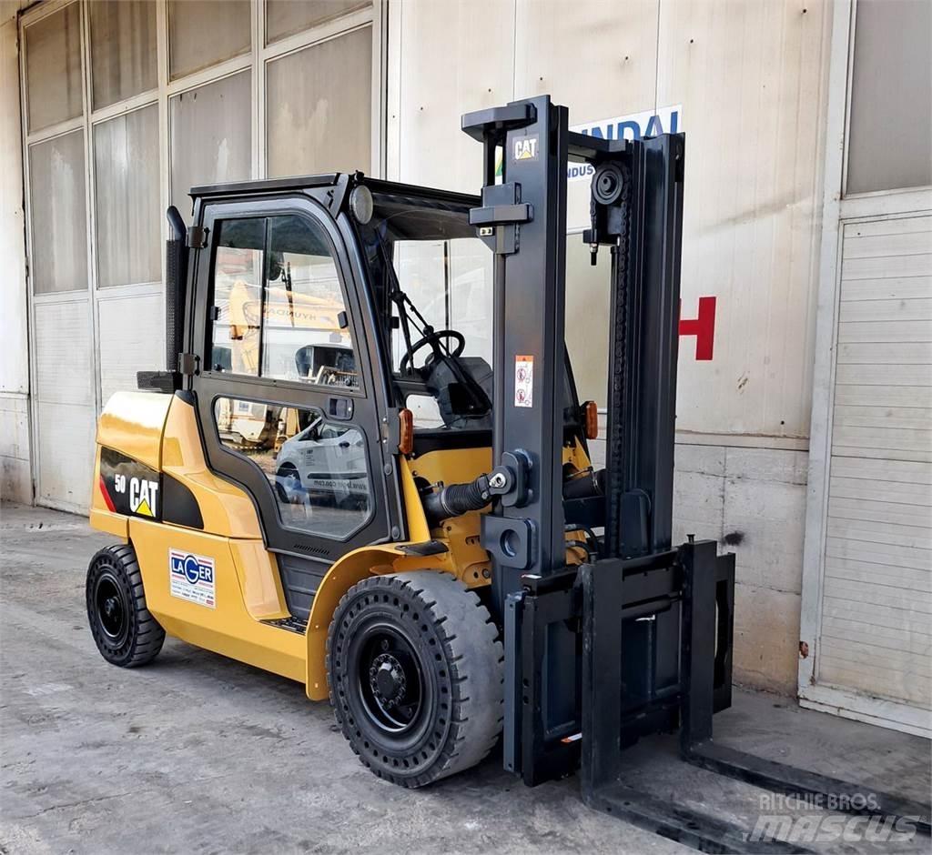 CAT DP50N Diesel gaffeltrucks