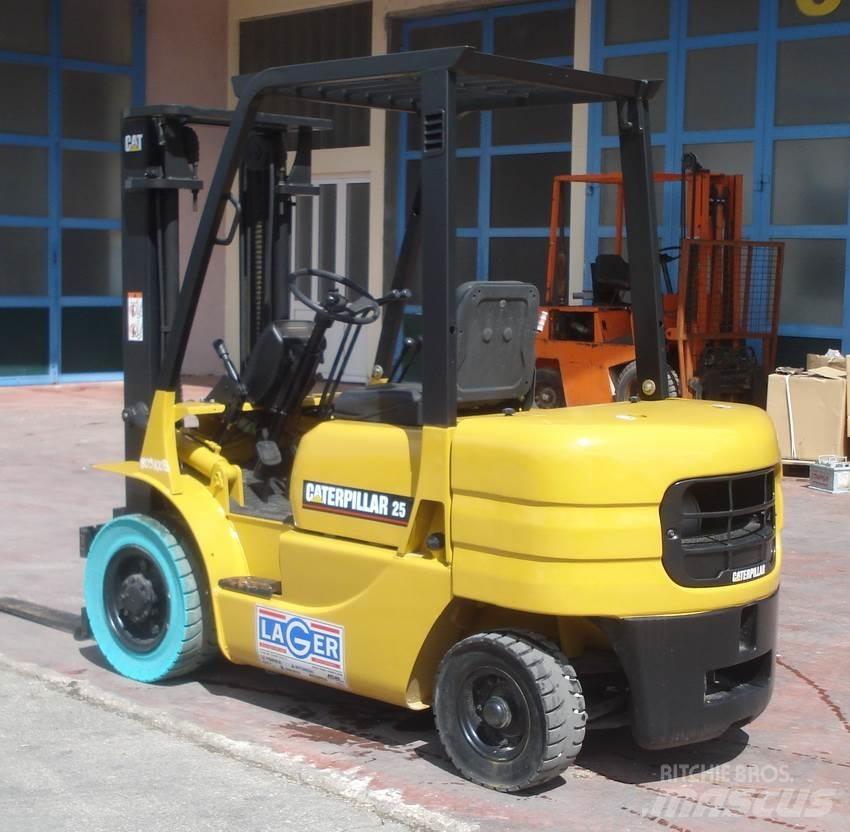 CAT GP25 LPG gaffeltrucks