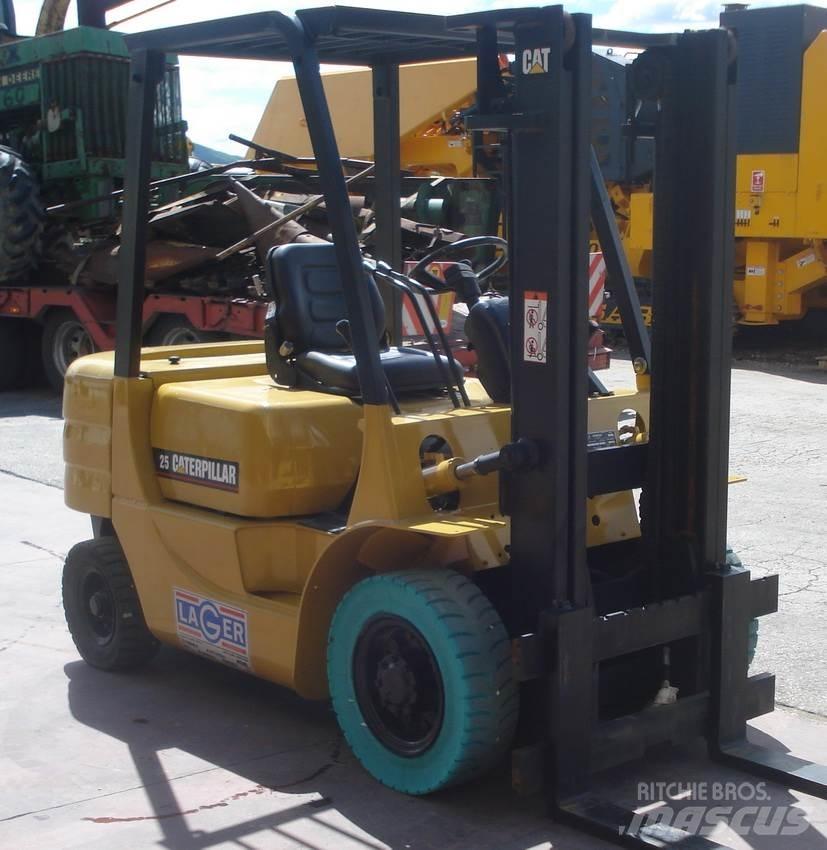 CAT GP25 LPG gaffeltrucks
