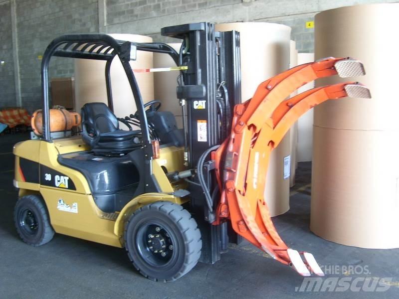 CAT GP30N LPG gaffeltrucks