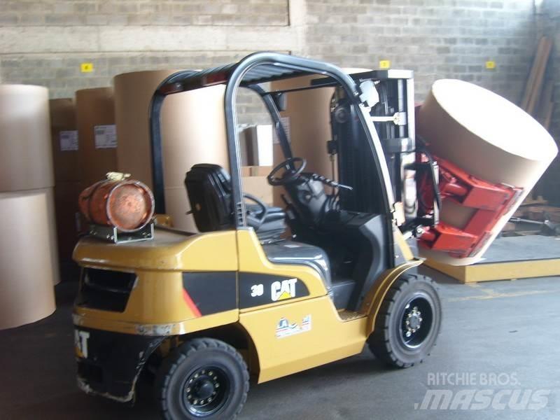 CAT GP30N LPG gaffeltrucks