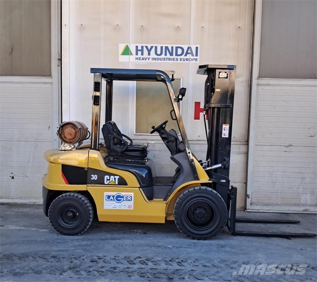 CAT GP30NT LPG gaffeltrucks